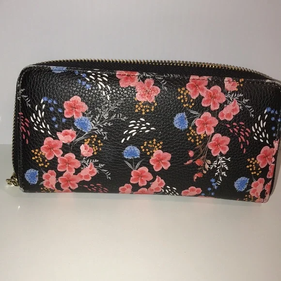 Steve Madden Black Floral accordion Women's Wallet - Picture 3 of 12
